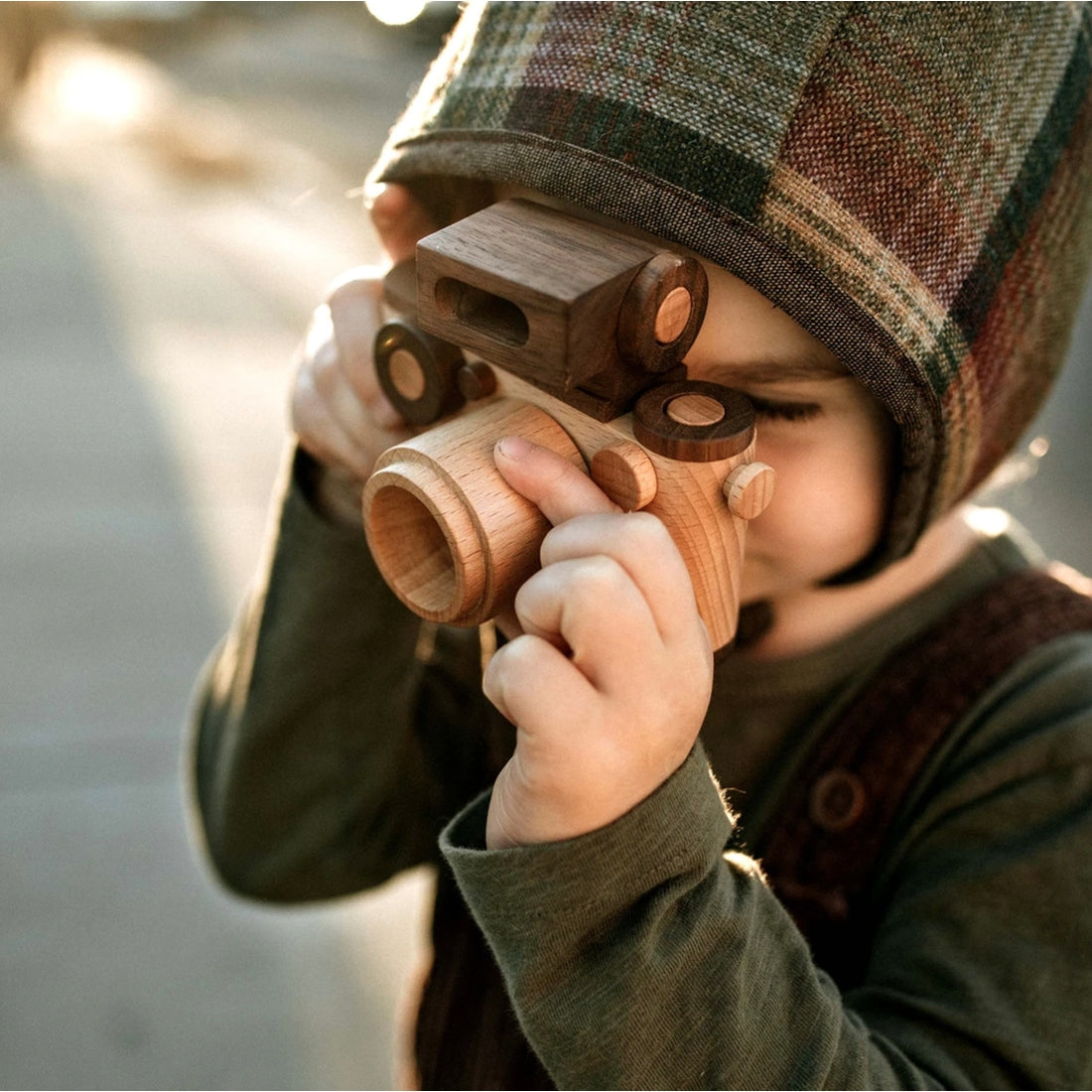 Father's Factory 35MM Vintage Style Wooden Toy Camera - Walnut